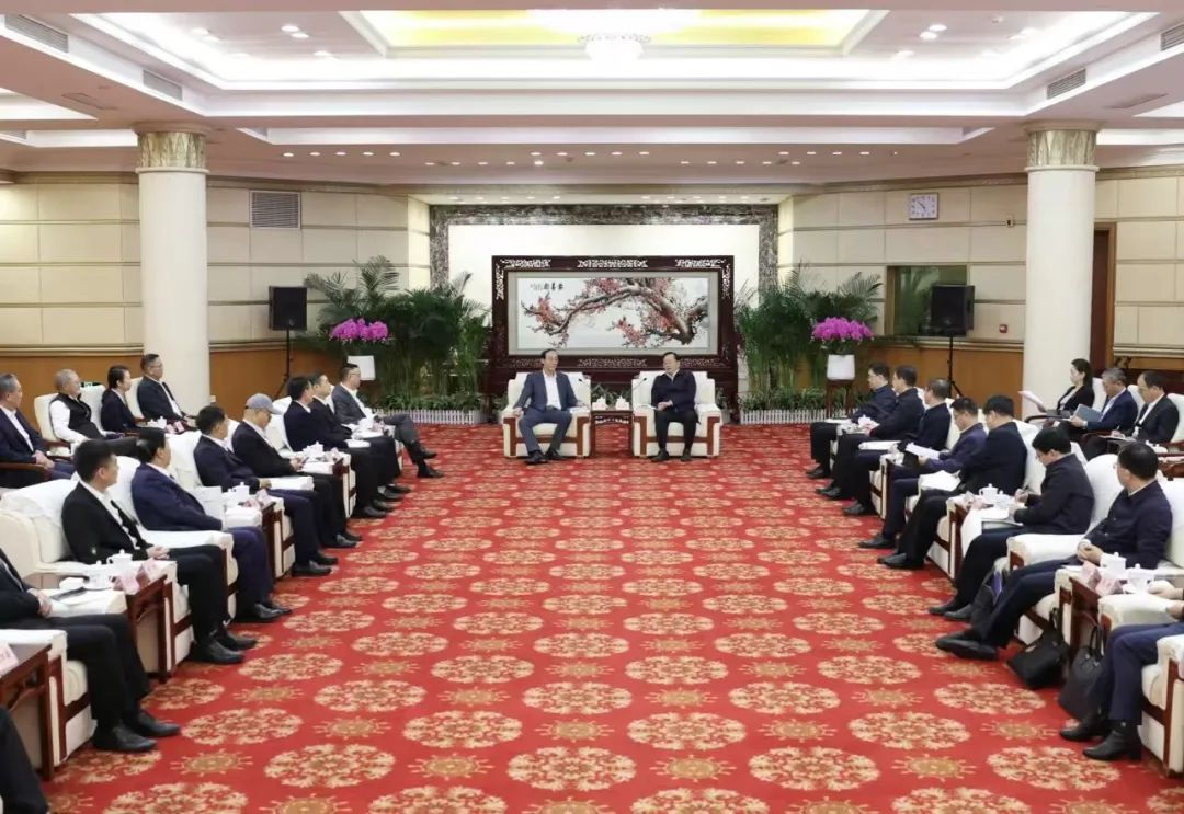 南宫NG·28(中国)相信品牌力量集团董事长李军受邀出席华中科技大学第十六届企业家论坛，并发表演讲